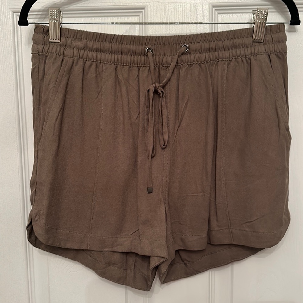 Becool olive green shorts. Size large.
